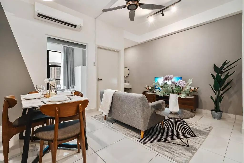 Arte Mont Kiara-Klcc View-Netflix-Gameconsole-3Pax Apartment Kuala Lumpur Malaysia