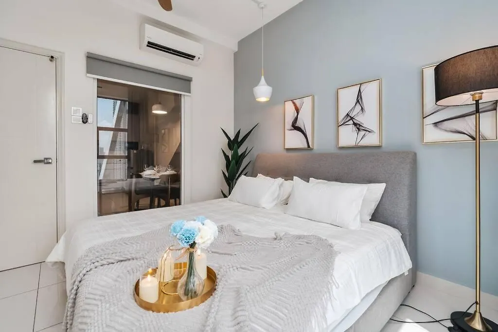 Arte Mont Kiara-Klcc View-Netflix-Gameconsole-3Pax Apartment Kuala Lumpur