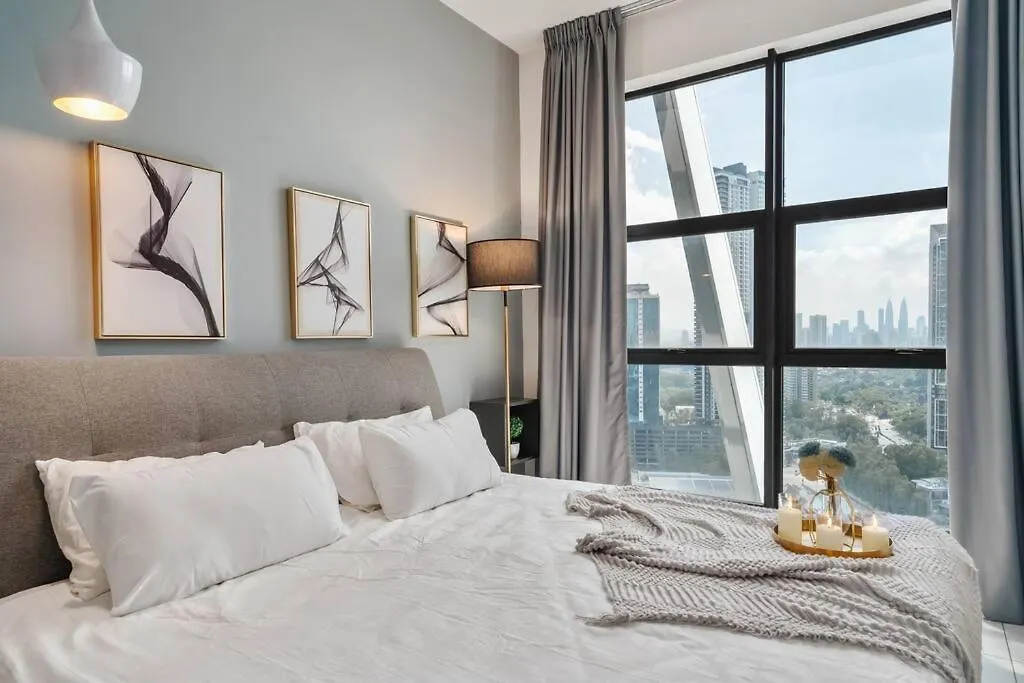 Arte Mont Kiara-Klcc View-Netflix-Gameconsole-3Pax Apartment Kuala Lumpur Malaysia