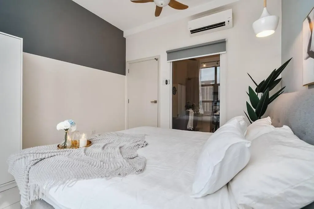 Arte Mont Kiara-Klcc View-Netflix-Gameconsole-3Pax Apartment Kuala Lumpur