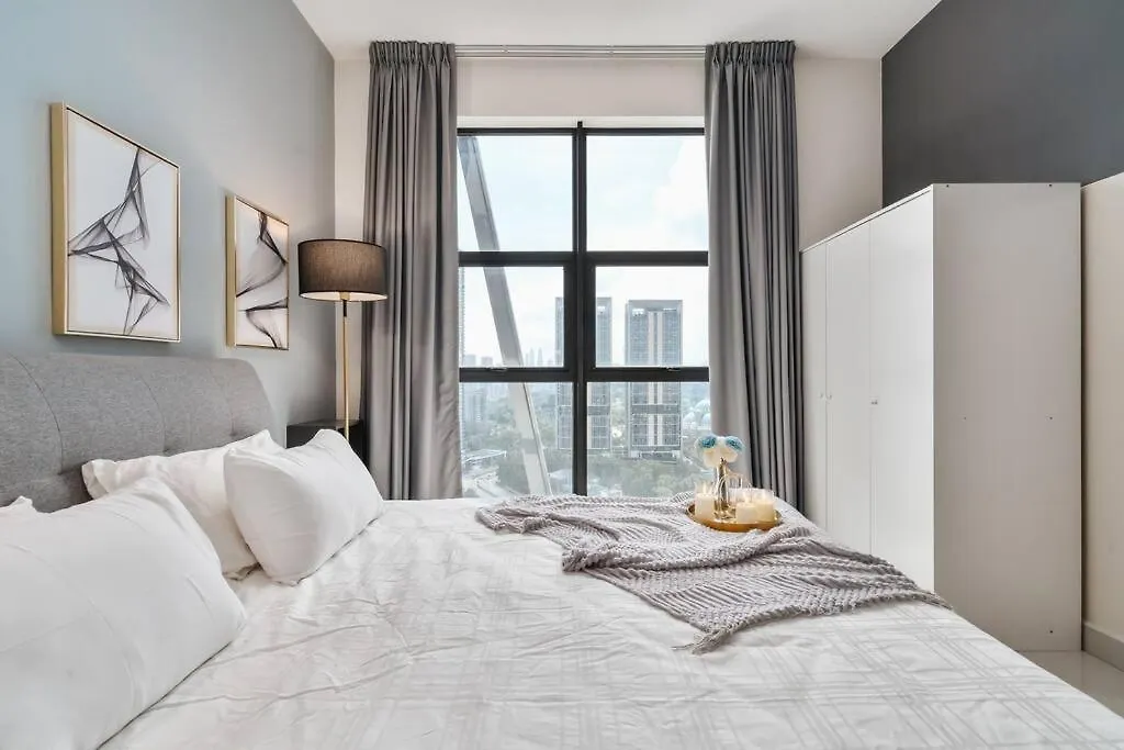 Arte Mont Kiara-Klcc View-Netflix-Gameconsole-3Pax Apartment Kuala Lumpur
