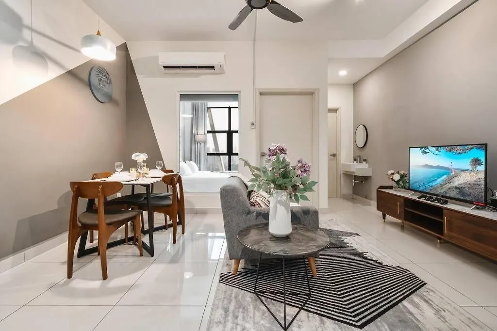 Arte Mont Kiara-Klcc View-Netflix-Gameconsole-3Pax Apartment Kuala Lumpur