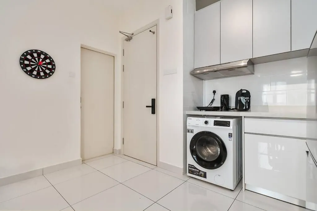 Arte Mont Kiara-Klcc View-Netflix-Gameconsole-3Pax Apartment Kuala Lumpur